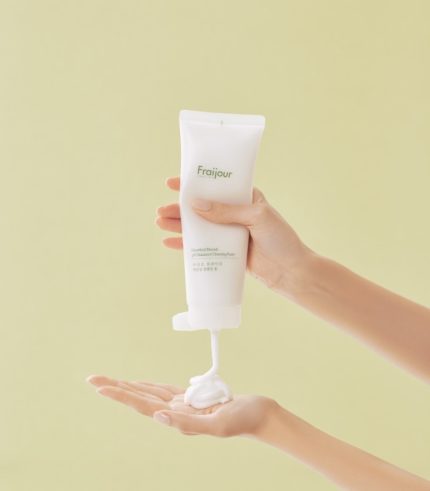 Fraijour Heartleaf Blemish pH Balanced Cleansing Foam