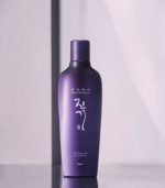 Daeng Gi Meo Ri Vitalizing Shampoo