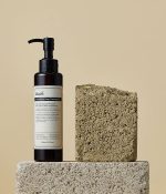 Dear Klairs Gentle Black Deep Cleansing Oil