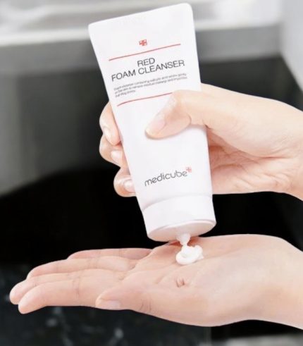 Medicube - Red Foam Cleanser - Čisticí pěna na obličej - 120 ml