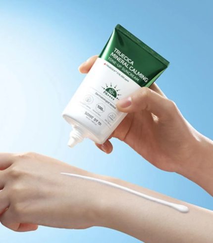 Some By Mi - Truecica Mineral Calming Tone-Up Suncream SPF50+/PA++++