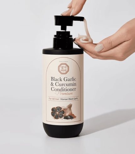 Daeng Gi Meo Ri Black Garlic & Curcumin Treatment 500ml